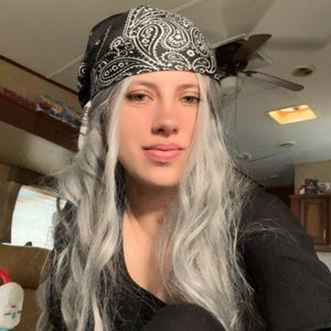 Meet your Posher, Nikki